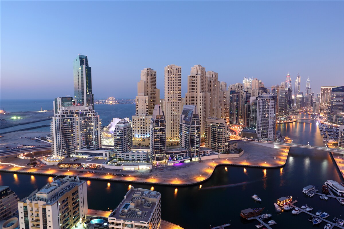 Fototapeta zmierzch nad Dubajem